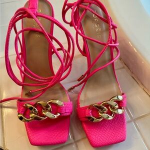 Heel sandals size 8, never worn